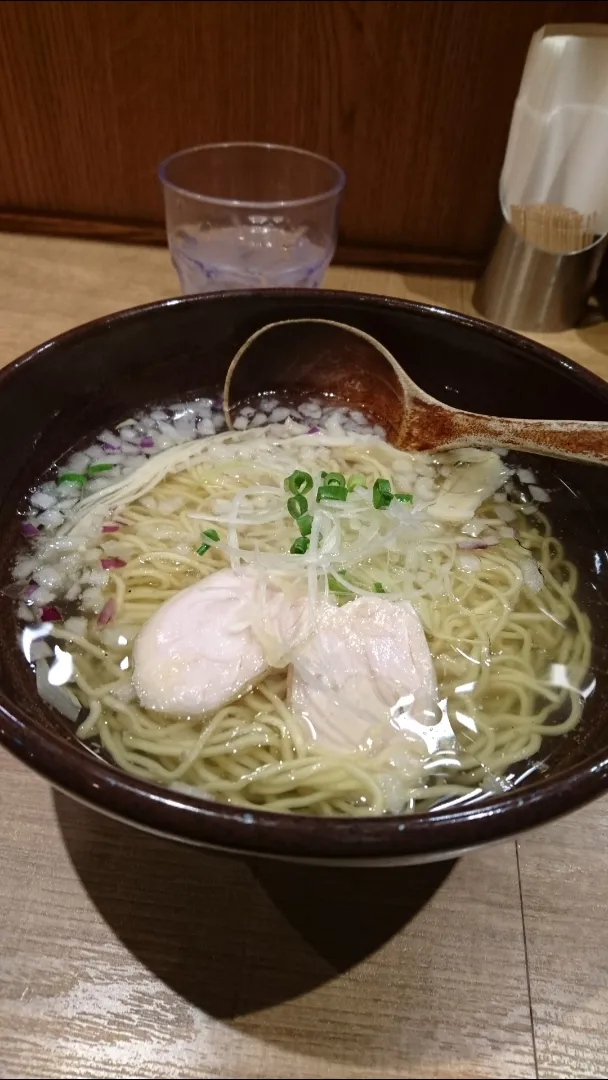 JR名古屋駅ビル地下「名古屋麺通り」内「なご家」にて名古屋コーチン塩ラーメンを|タカシさん