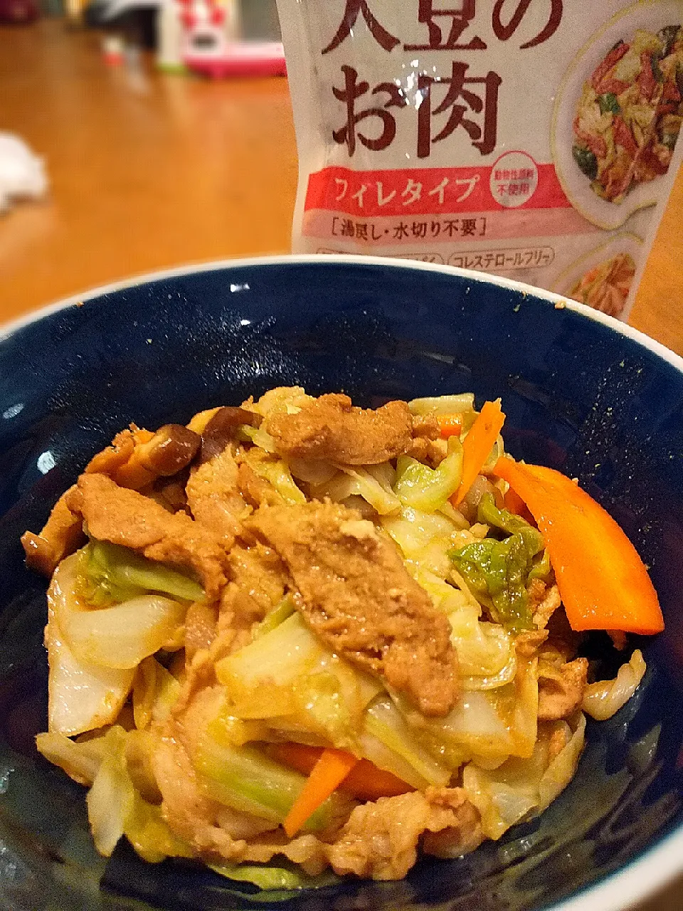 フィレがやわらか😲大豆のお肉の野菜炒め|まきごろうさん