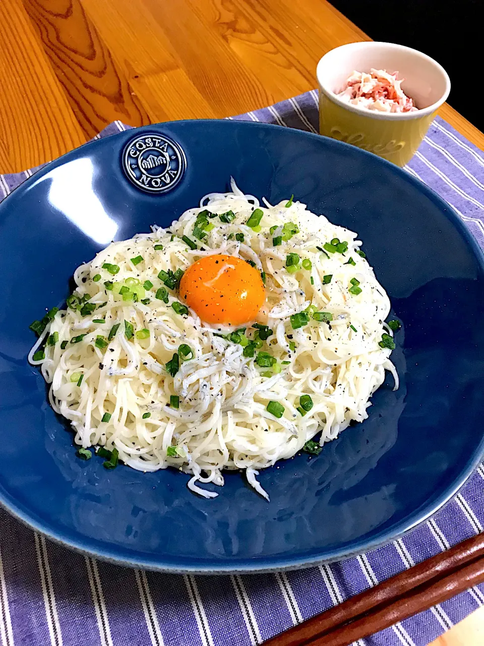 やみつき！5分で完成♡『ネギとしらすの油そうめん』、カニかまサラダ|sayaさん