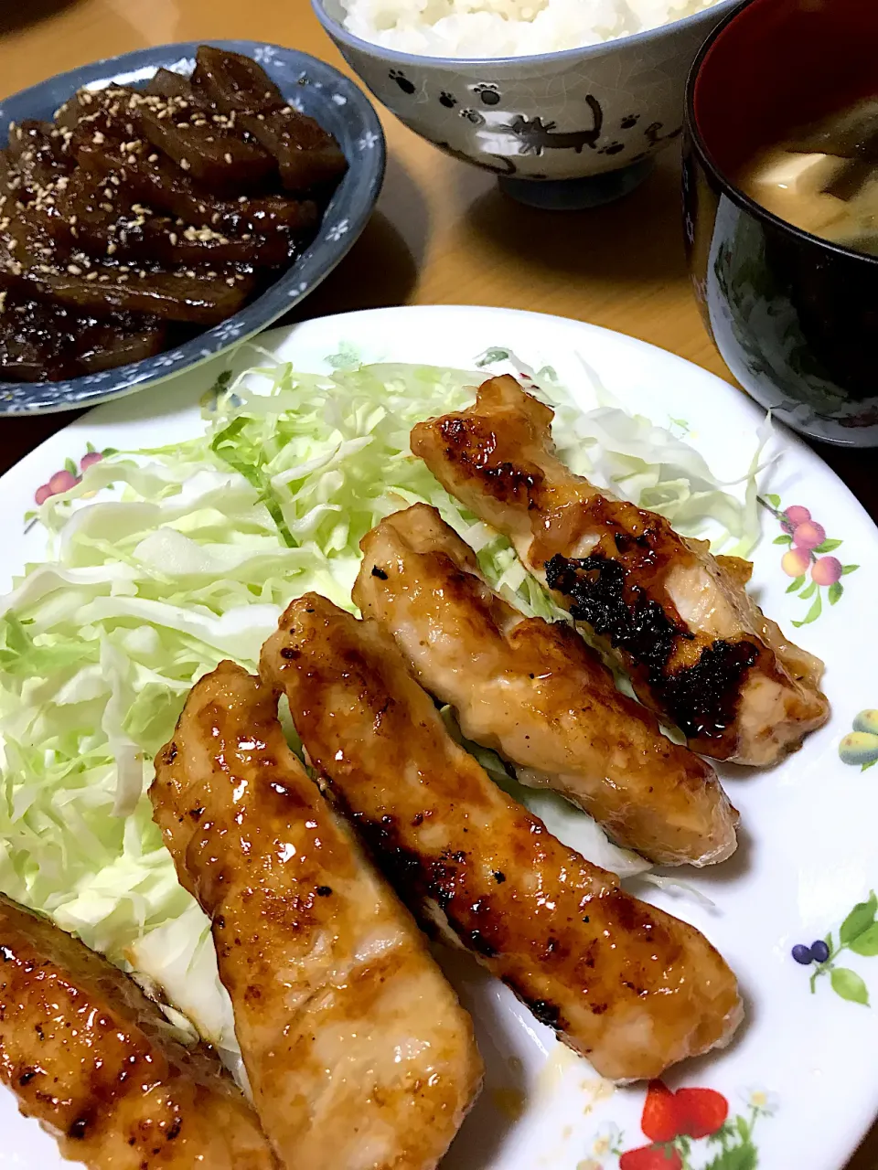 Snapdishの料理写真:鶏むね肉の照り焼き&こんにゃくステーキ|sinさん