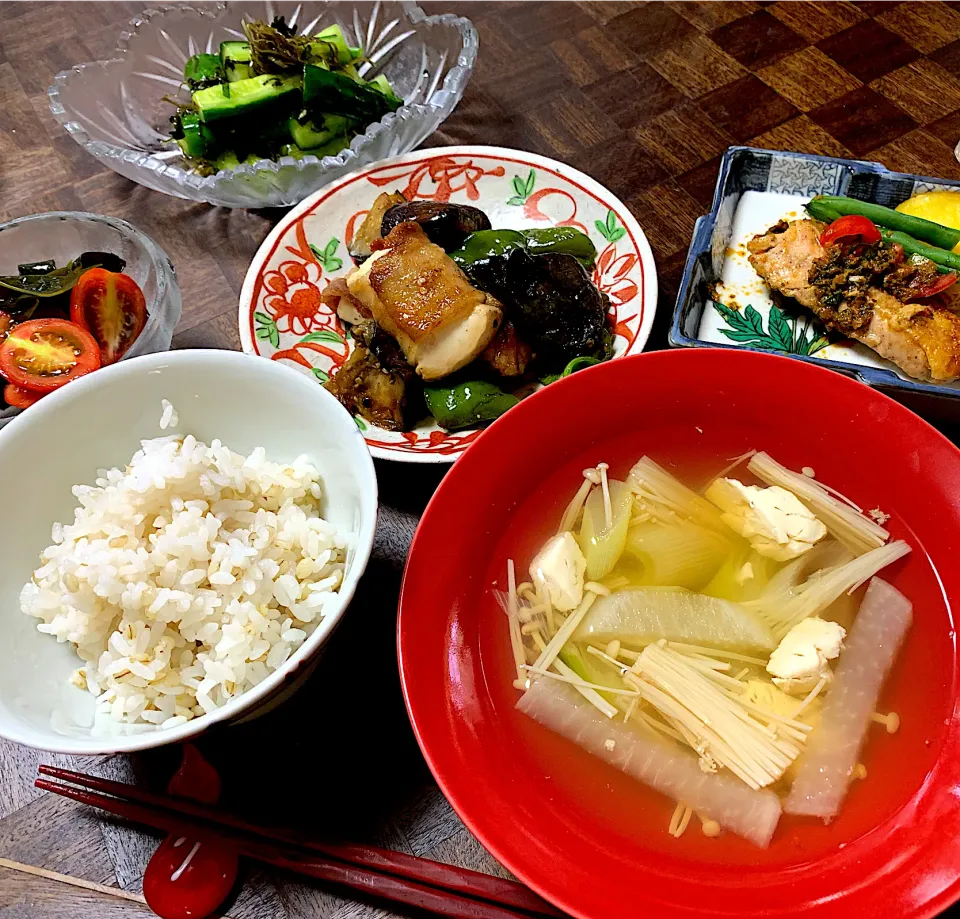 木綿豆腐の肉巻きと秋鮭の青じそとトマト🍅のソースのランチ🍽|うさぎママ🍷さん