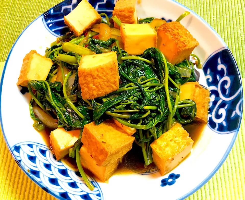 Tofu and Kangkong Saute in Oyster Sauce|Jaimie Alvarezさん