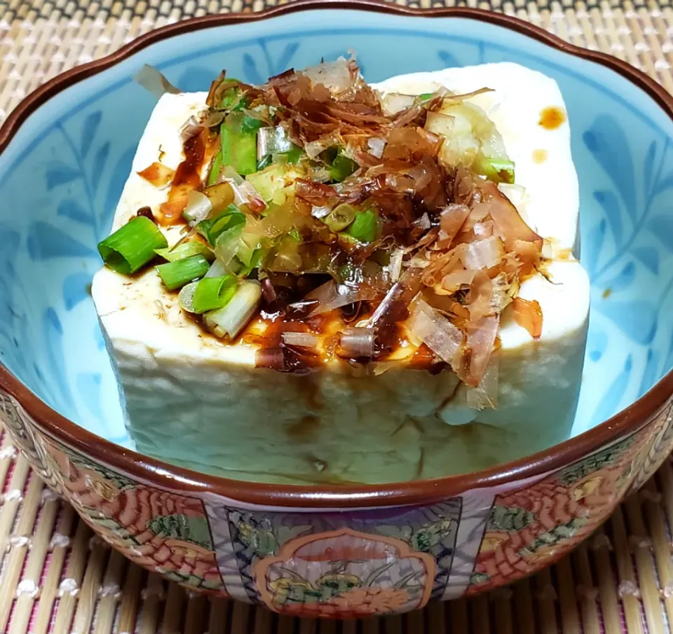 地元の手作り豆腐は美味しい👍
薬味たっぷり冷奴💗|yukaringoさん