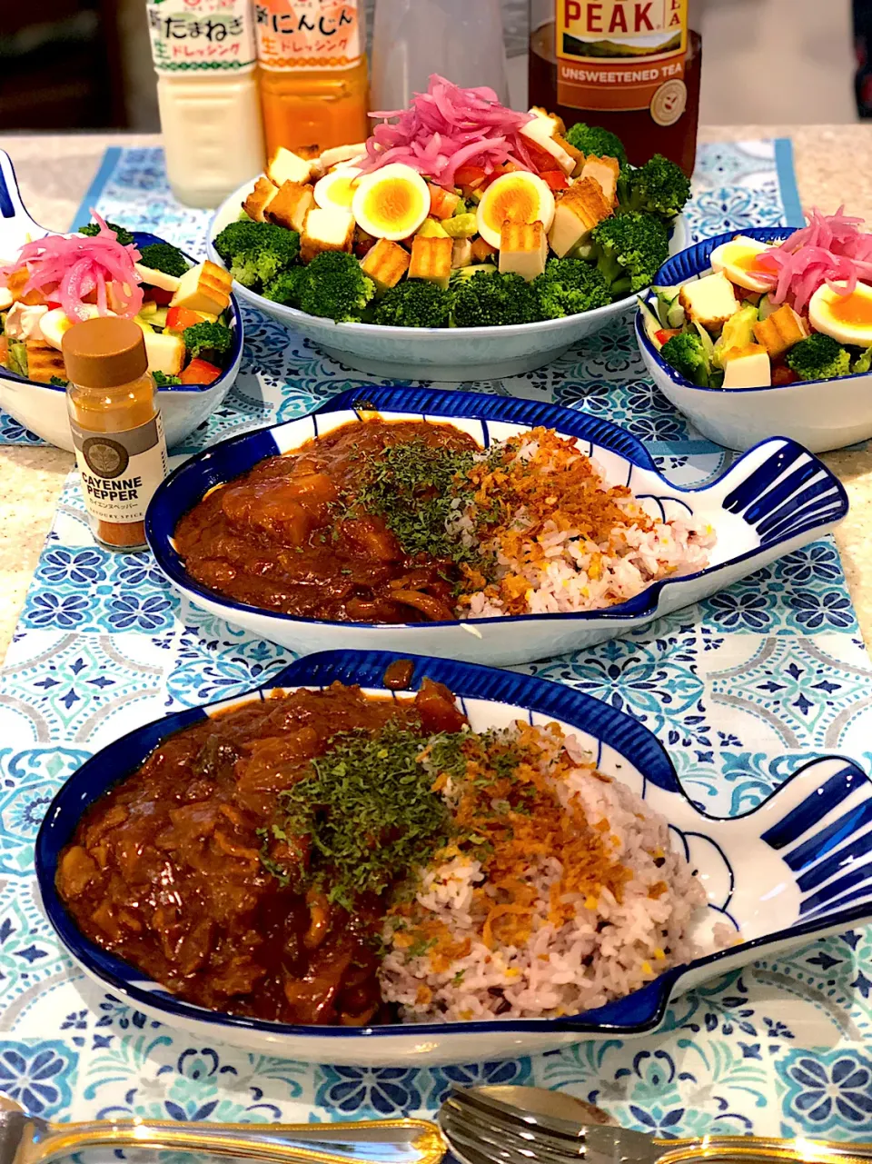 ポークカレー🍛！筋肉モリモリサラダ🥗！|Mayumiさん