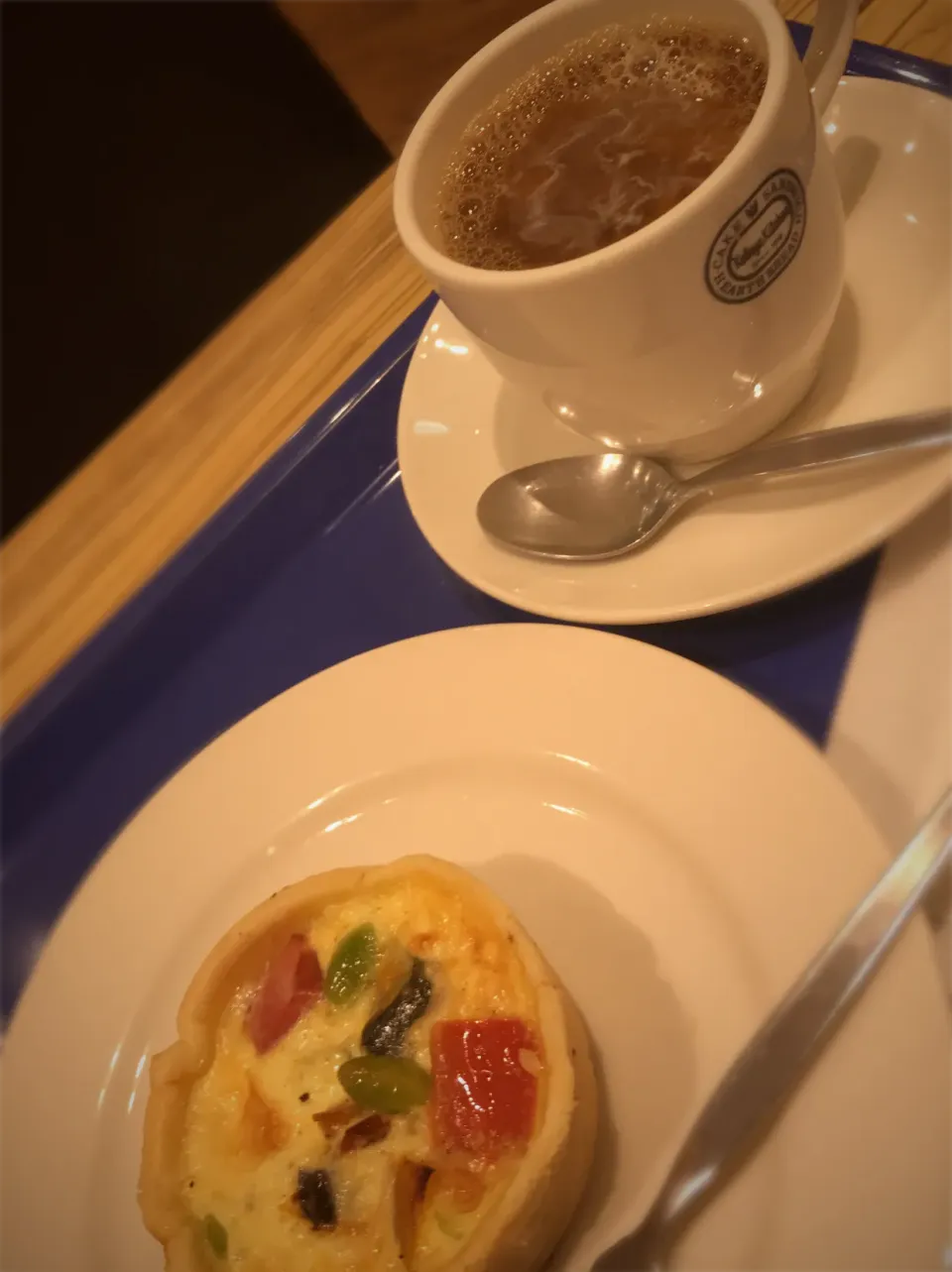 ベーコンと夏野菜のキッシュ  フェアトレードコーヒー☕️|ch＊K*∀o(^^*)♪さん