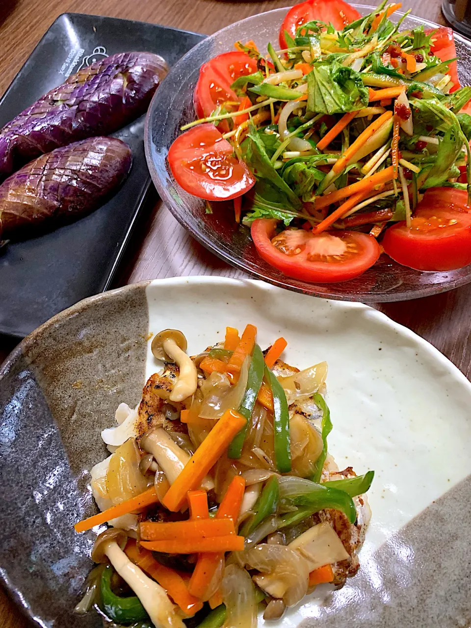 久しぶりの投稿。鱈の野菜あんかけ。ナスの生姜醤油。いかそうめんの中華風サラダ。|美也子さん