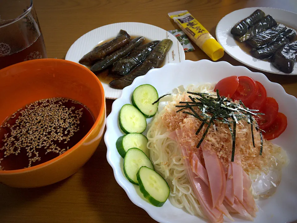 今日の男飯絆(*･ω･)お昼ご飯
素麺&頂きました茄子の煮浸し↑↑↑|ひーちゃんさん