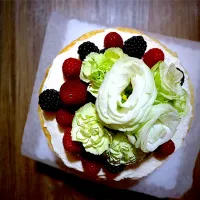 Snapdishの料理写真:Mixed Berries Crepe Cake with Cream Cheese Filling|senoritaryanさん