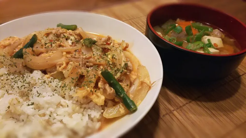 Snapdishの料理写真:もつたま丼&もつ煮～
の晩ごはん✨|kaz(*･ω･)さん