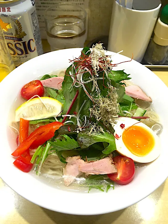 Snapdishの料理写真:冷やし塩ラーメン
@函館塩ラーメン 五稜郭|morimi32さん