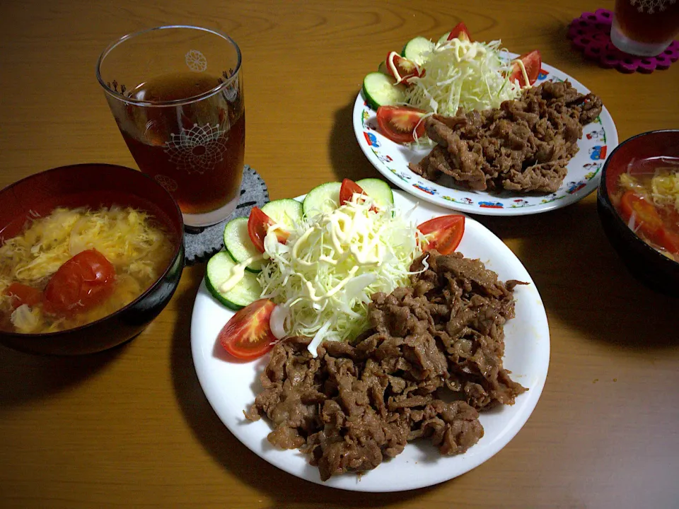 今日の男女飯絆(*･ω･)夕ご飯
牛焼肉&コンソメSOUP( ･ㅂ･)و ̑̑|ひーちゃんさん