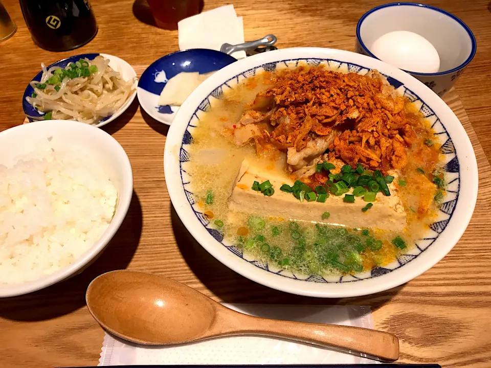 豚キムチ豚汁定食|マハロ菊池さん