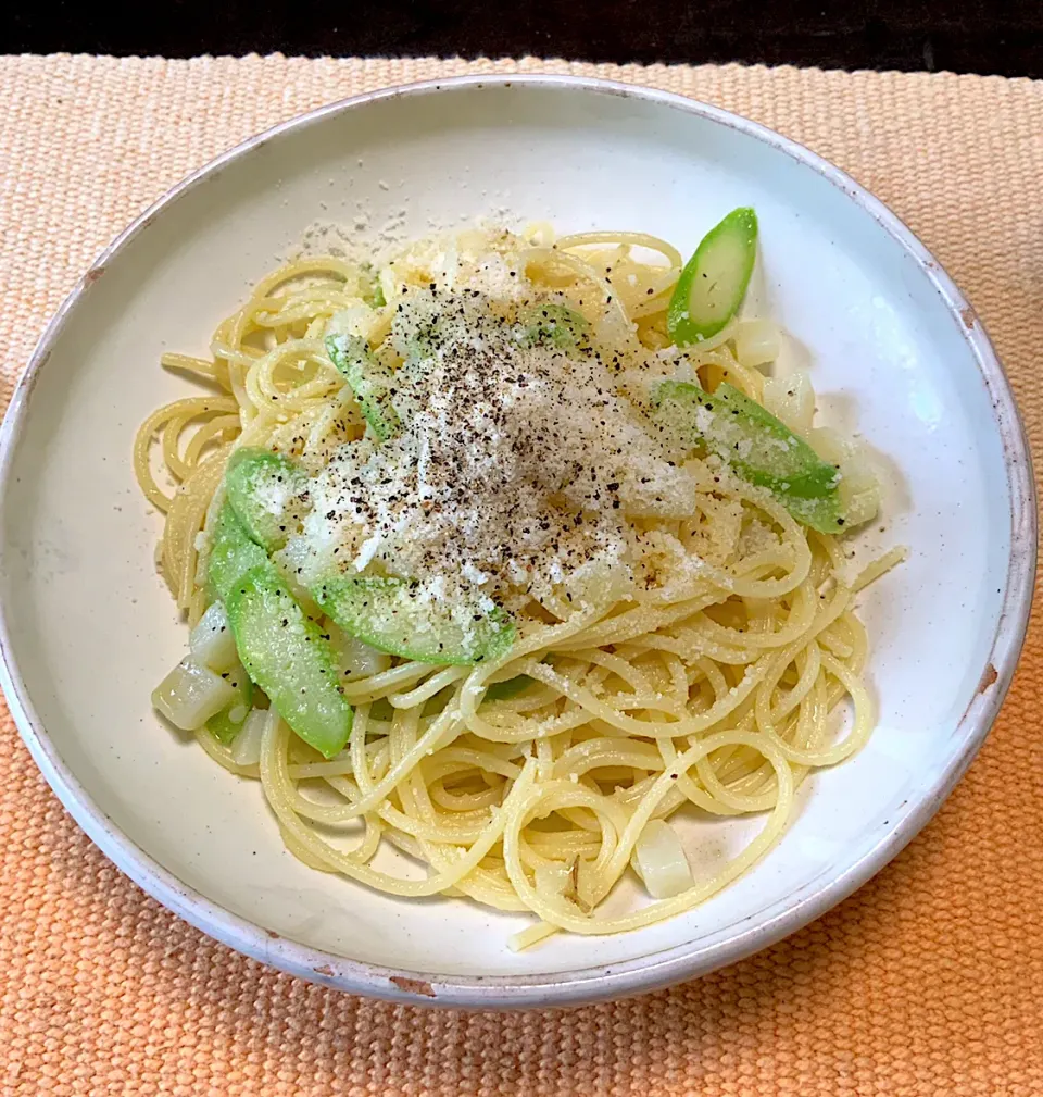 じゃがいもとアスパラの白のスパゲテー二|みつまめさん