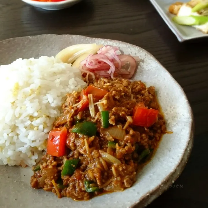 山本真希さんの料理 ミニトマトとエノキのキーマカレー👳|うさかめさん