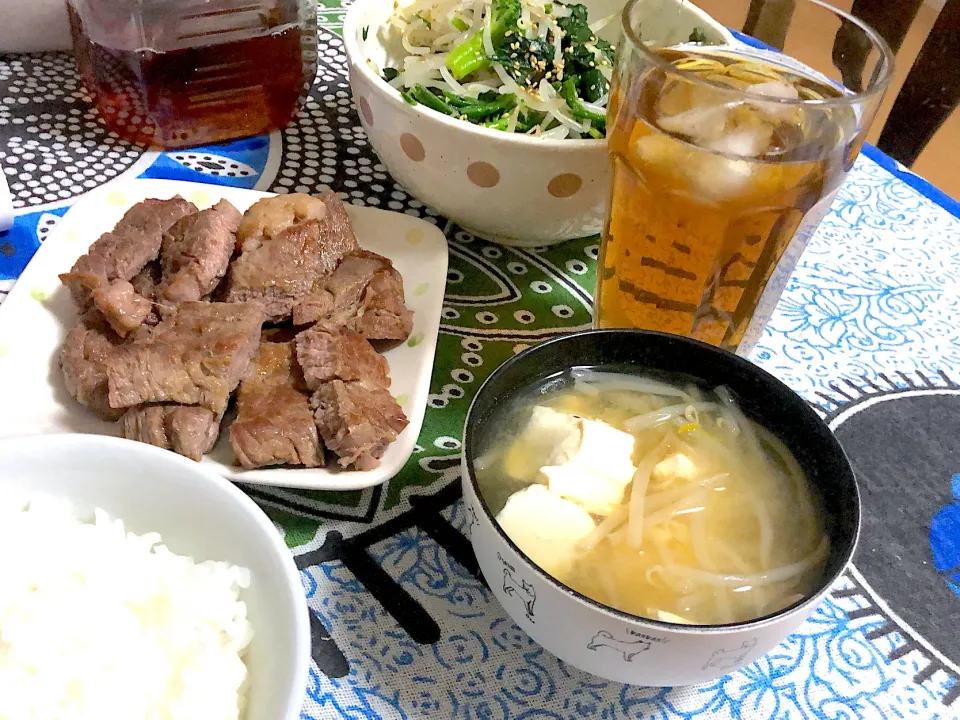 牛ステーキ🥩|みなつさん