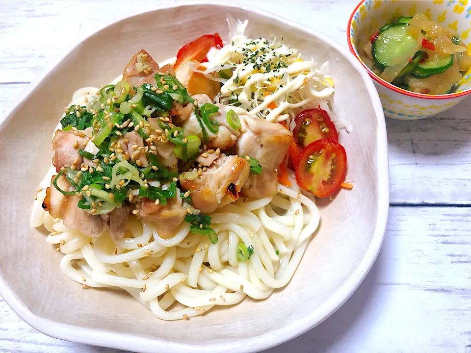 蒸し鶏の葱生姜塩ダレうどん&中華くらげと胡瓜の和え物|namiiin.727さん