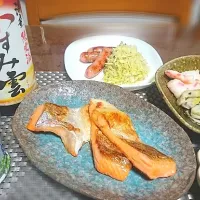 鮭ハラミ一夜干し🐟
酢ダコ🐙
キャベツ  ザワークラウトとウインナー|bisenさん