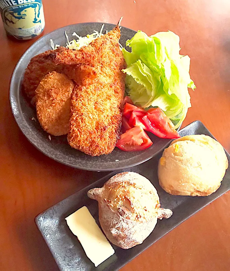 Snapdishの料理写真:Saturday brunch🍴Sonkaの塩ﾅｯﾂ&ｺｰﾝﾊﾟﾝ･秋刀魚,海老,ｺﾛｯｹ&ﾒﾝﾁｶﾂ|🌈Ami🍻さん