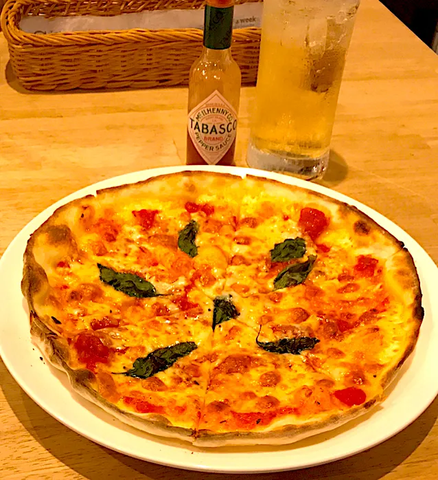 九州特攻時の夕飯はマルゲリータ🍕ひとり夕食はたくさん食べられないので🎐|にゃあ（芸名）さん