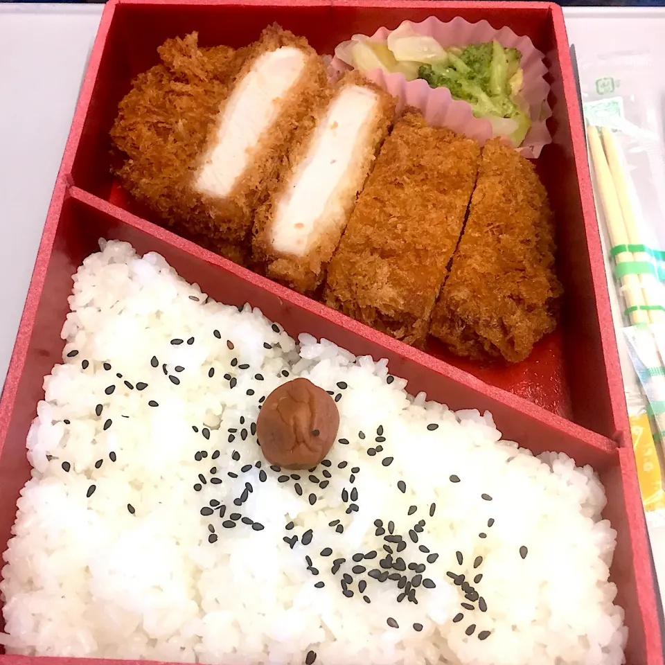 Snapdishの料理写真:とんかつ弁当|ひでぴょんさん