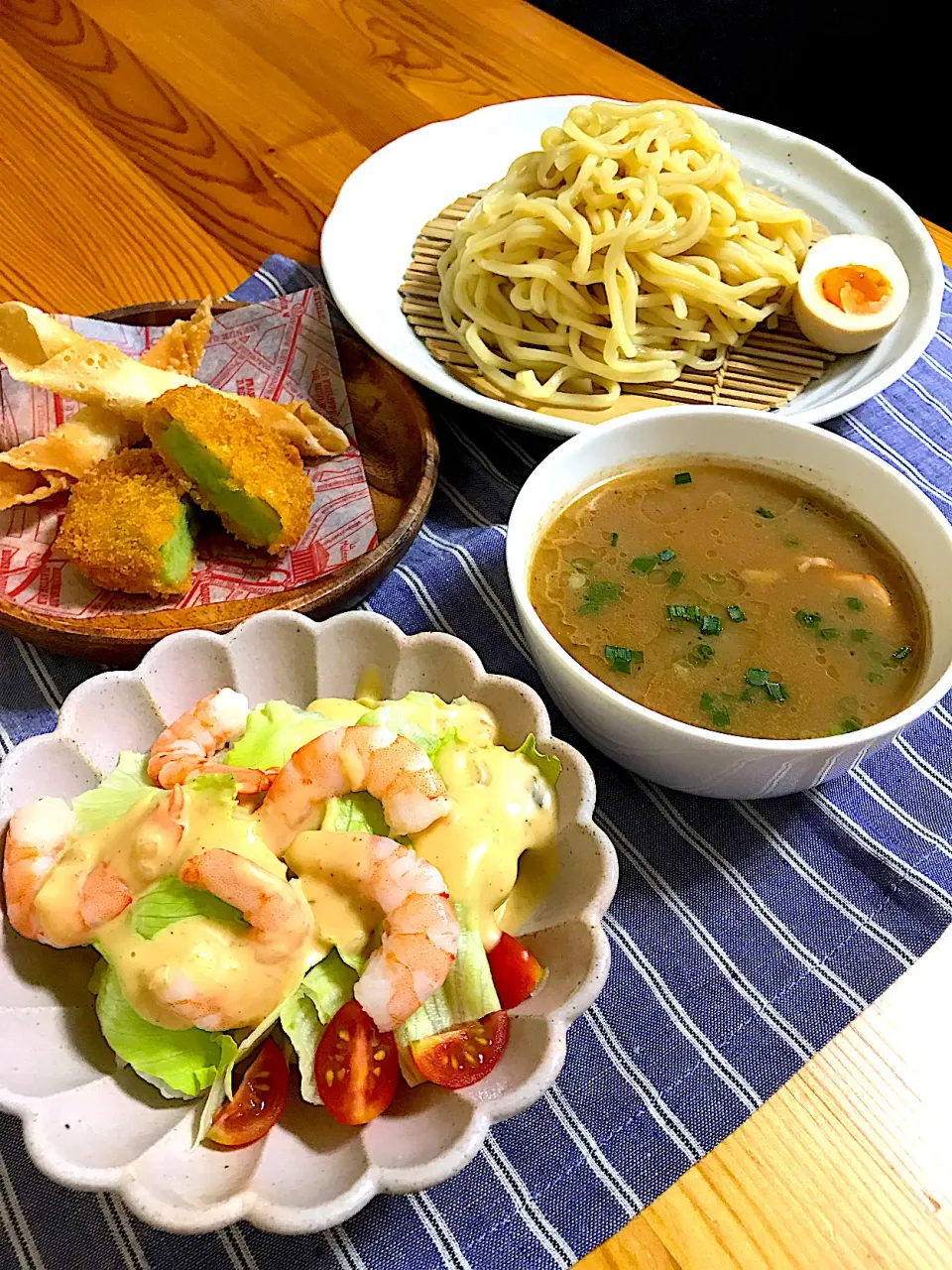 Snapdishの料理写真:つけ麺、海老サラダ、枝豆コロッケ、チーズフライ|sayaさん