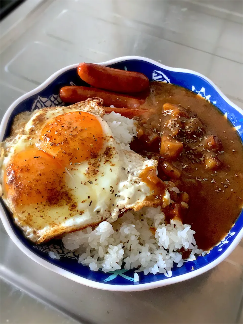 Snapdishの料理写真:ソーセージエッグカレー|ダイチェスさん