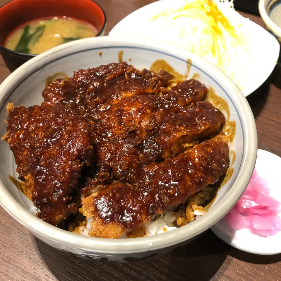 名古屋 矢場とん  味噌かつ丼|志野さん