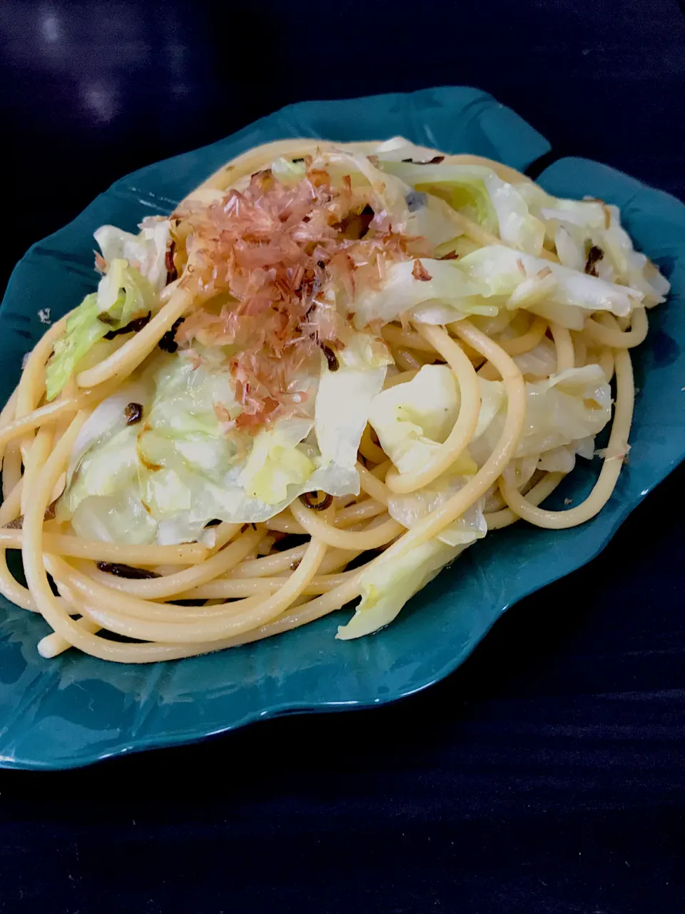 Snapdishの料理写真:ロメスパ風 キャベツと塩昆布のパスタ|Taさん