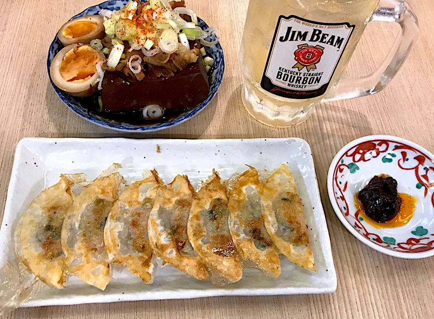 福岡特攻夕食第２弾は餃子屋さんで肉豆腐と餃子で聖水沐浴🍺少し肉豆腐が冷たかったのが🎐|にゃあ（芸名）さん