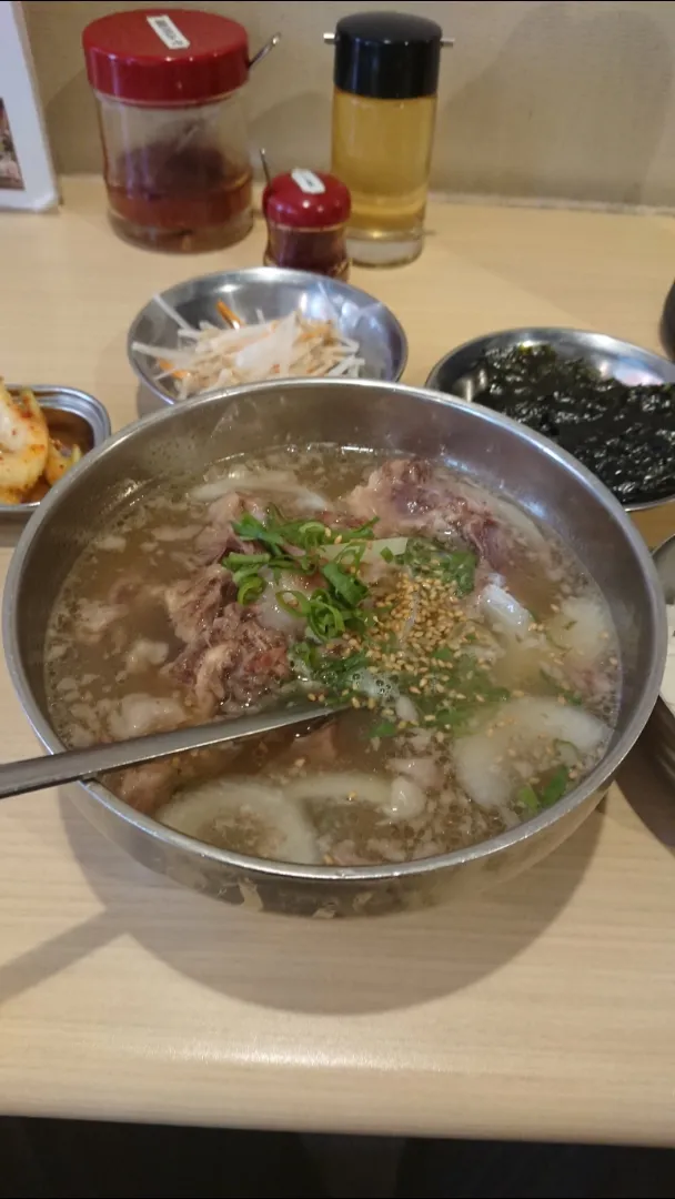 Snapdishの料理写真:「冷麺館谷町店」のテールスープ|たかしさん