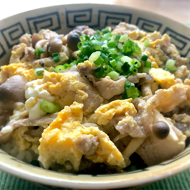 豚しめじ卵とじ丼|❁❁❁さん