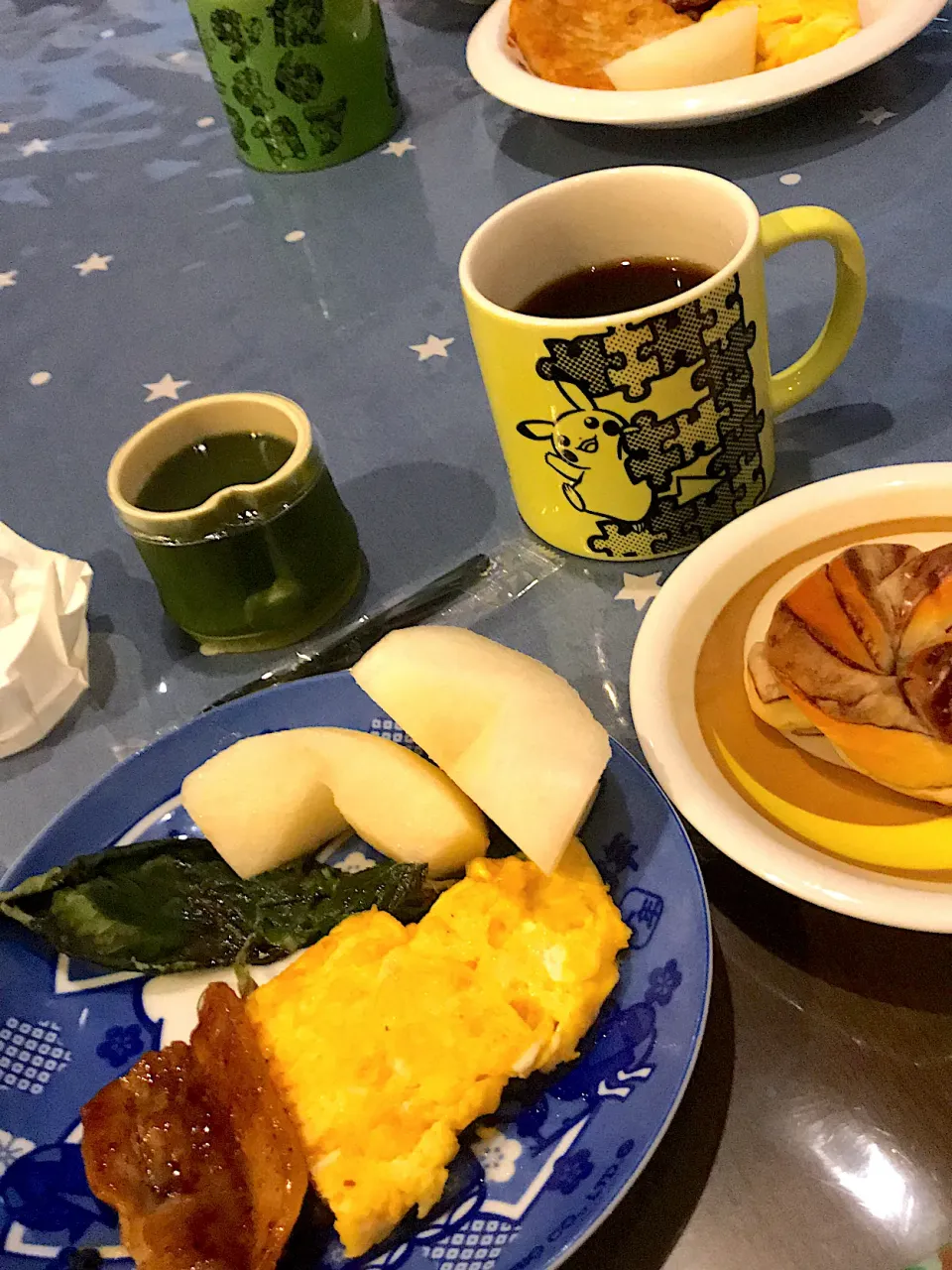 豚バラ焼肉  オムレツ  梨  チョコロールパン  コーヒー  抹茶水ようかん|ch＊K*∀o(^^*)♪さん