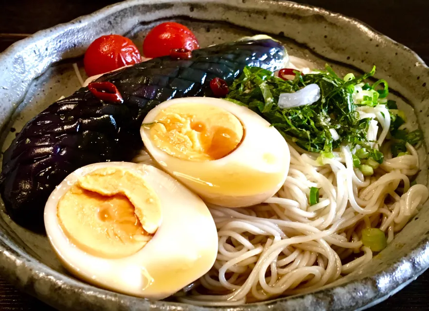 ナスぶっかけそうめん味玉添え                     #麺好き男のランチ|mottomoさん