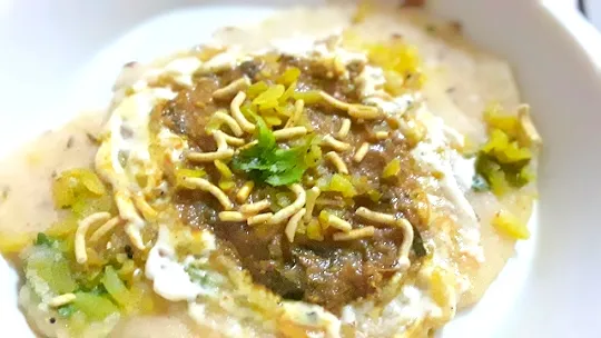 indori poha chilla with spicy gravy|Vishwasさん