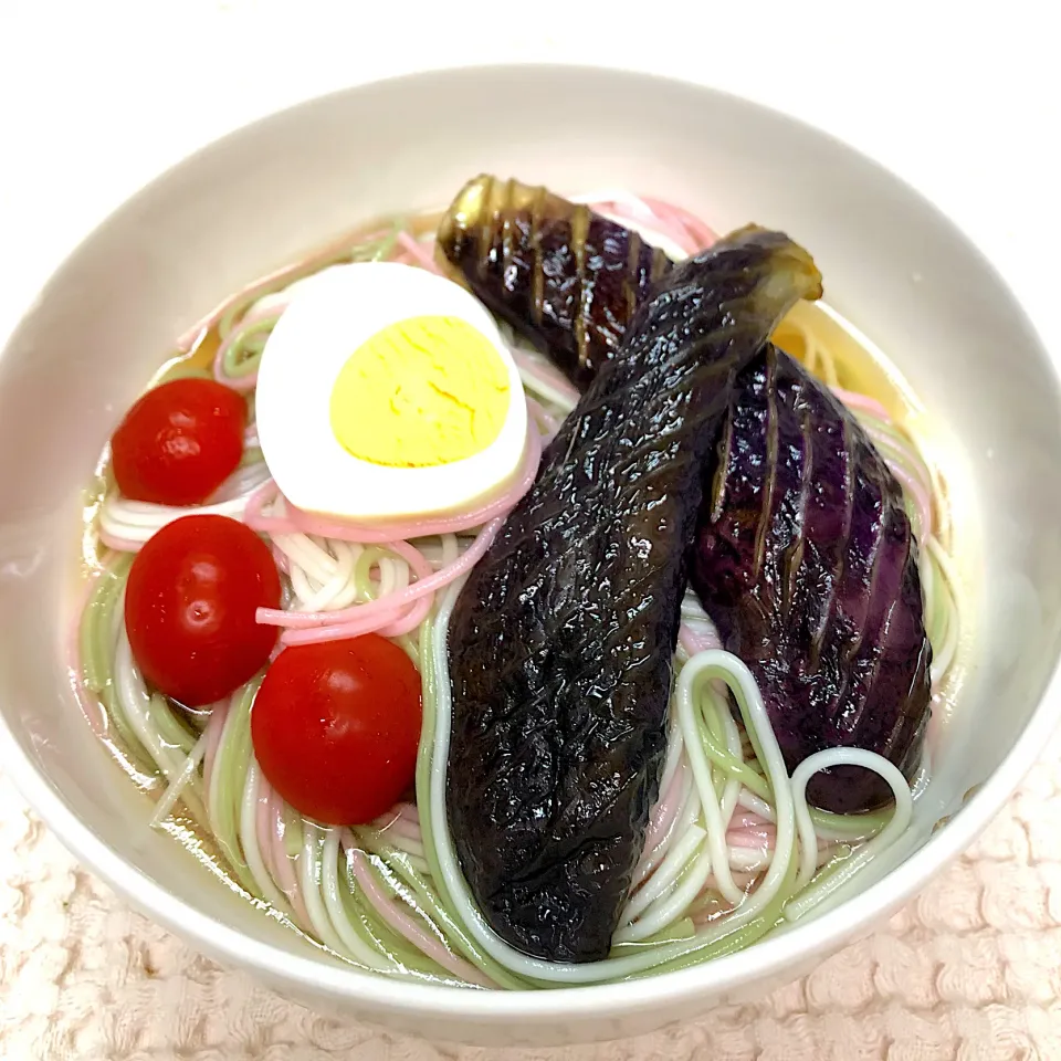 なすの煮びたし乗せカラフルそうめん|marichさん