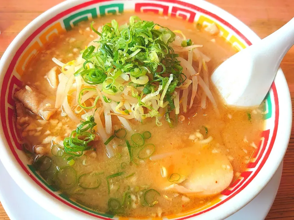 ニンニクたっぷり味噌ラーメン🍜🍥|yokoさん