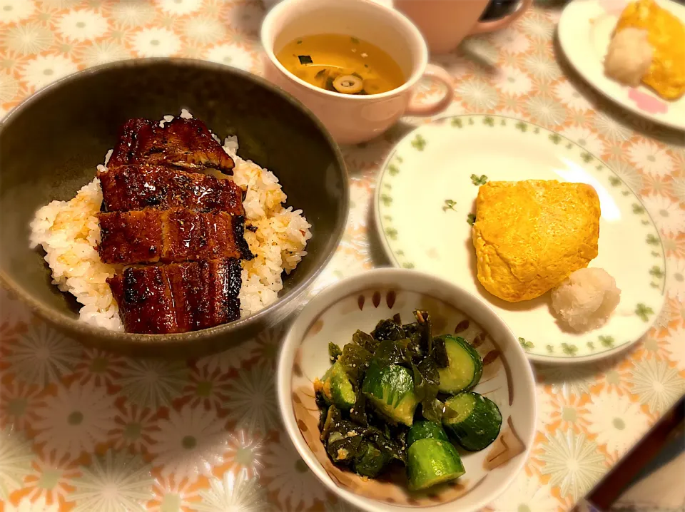 鰻丼、出汁巻卵、胡瓜とワカメの酢味噌和え、お吸い物|FKTMPさん