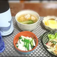 Snapdishの料理写真:れんこん入り鳥団子スープ🥘
ゴボウサラダ🥗
長芋とオクラ和え
卵豆腐🍶|bisenさん