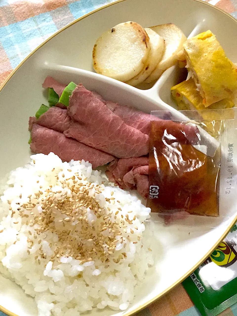 Snapdishの料理写真:長女の夏休み置き弁当〜  ローストビーフ|yukoさん