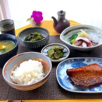 純和食で朝ごはん🥢