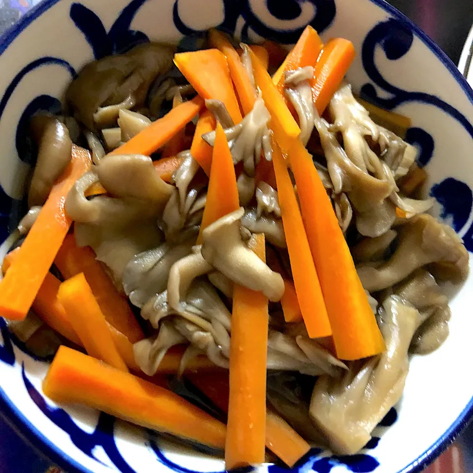 にんじんと舞茸の麺つゆ煮|沙織さん