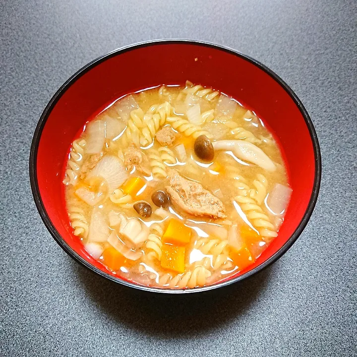 大豆のお肉で和風スープパスタの朝ごはん|jun(・x・)さん