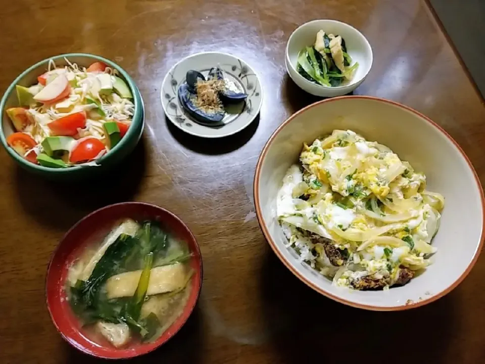 Snapdishの料理写真:かつ丼|森のプーさん 🍯(森　耕二)さん