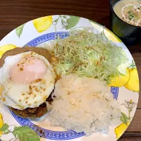 目玉焼きハンバーグ&豆乳クラムチャウダー風スープ|♡Hiromi Nakahori ♡さん