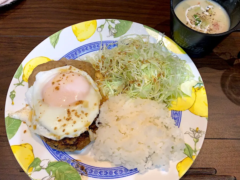 目玉焼きハンバーグ&豆乳クラムチャウダー風スープ|♡Hiromi Nakahori ♡さん