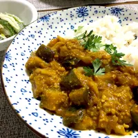 Snapdishの料理写真:茄子と挽き肉のカレー🍆|くっきいさん