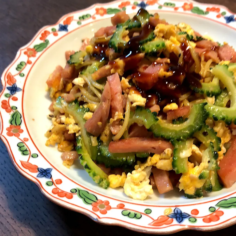 スパムのゴーヤの追いオイスター焼きそば|モスグリーンさん