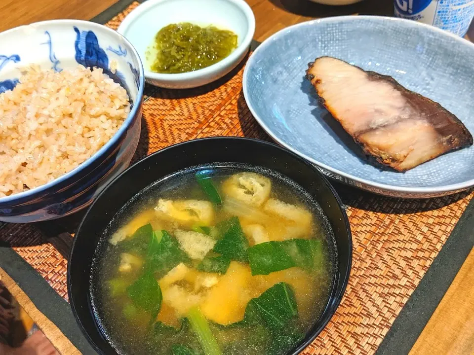 ブリの西京漬け＆めかぶ＆小松菜の味噌汁|まぐろさん