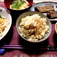 Snapdishの料理写真:とうもろこしと塩昆布の炊き込みご飯