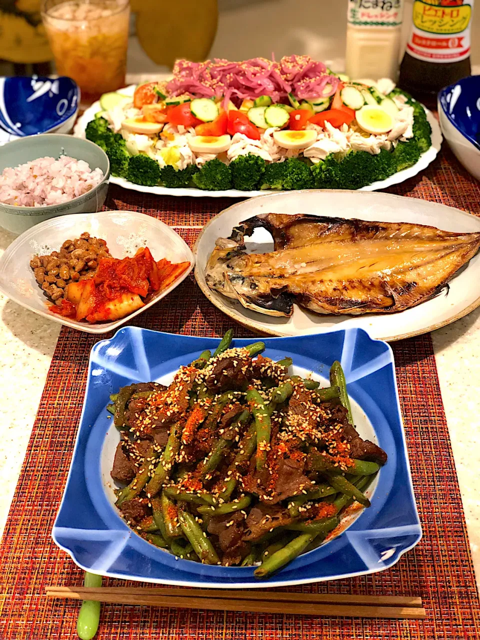 はらみの炒め物！鯵の開き！キムチ納豆！筋肉モリモリサラダ🥗！|Mayumiさん